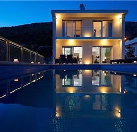 4 bedroom hilltop villa with pool near Jesenice, sleeps 8
